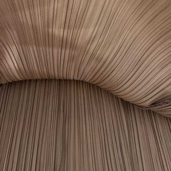 Ruffle Dress - Picture 5 of 6